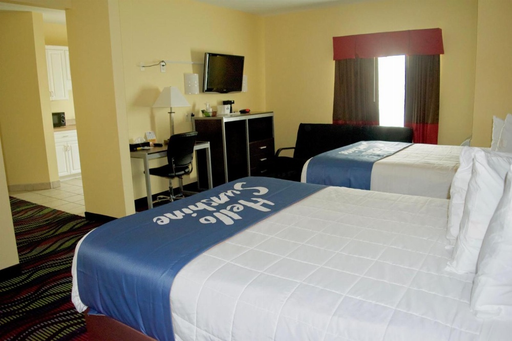 Days Inn & Suites by Wyndham Augusta Near Fort Eisenhower